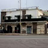 L'edificio fatiscente che si trova proprio di fronte al lido San Francesco. Si tratta dell'abitazione di �vecchie� prostitute, tra le quali spicca il nome di �Uelina� che secondo la leggenda da anni continua a esercitare in questa casa